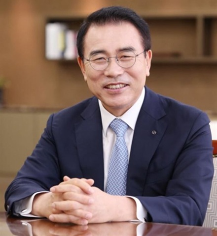 Cho Yong-byoung, CEO de Shinhan Financial Group