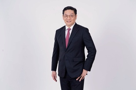 Manat Manavutiveth, CEO de True Corporation