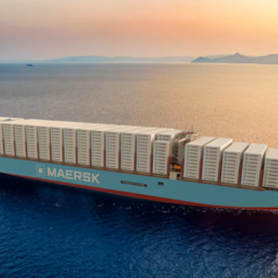 Navire porte-conteneurs Maersk en haute mer